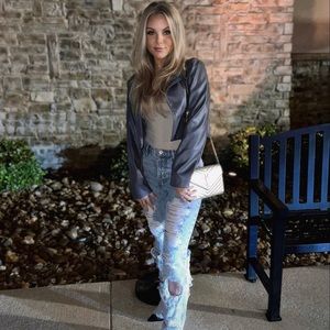 Meet your Posher, Alexie